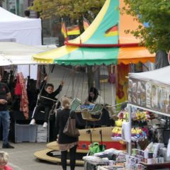 Sonnige Stimmung beim Frühlingsfest in Bensberg – Viel Betrieb in der City
